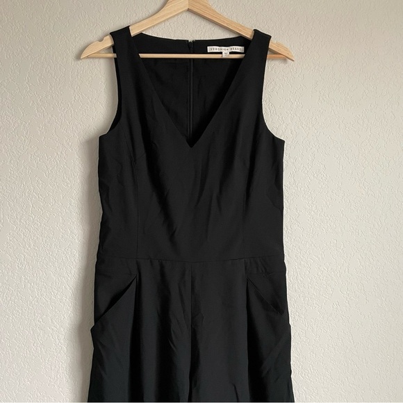 Veronica beard jumpsuit women's 6 black wide leg v-neck tuxedo sleeveless - Picture 6 of 7